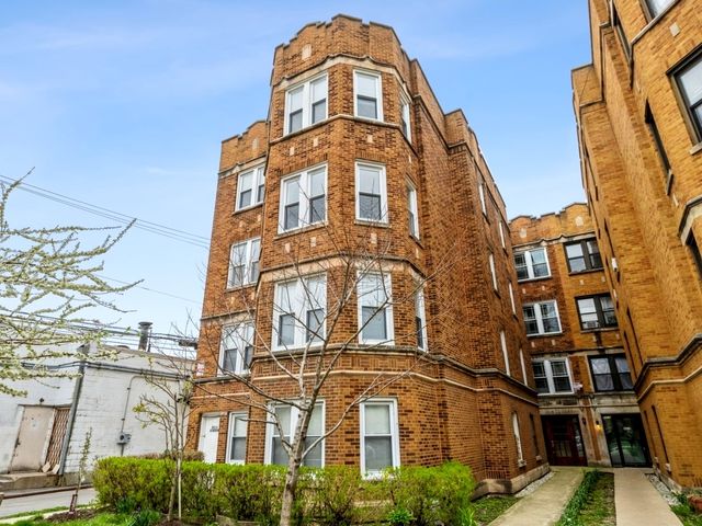 $2,099 | 6414 North Albany Avenue, Unit 1E | West Rogers Park