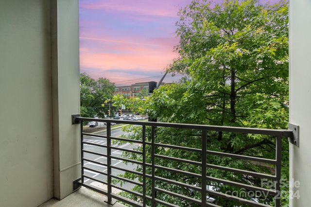 $234,880 | 525 East 6th Street, Unit 208 | Court 6