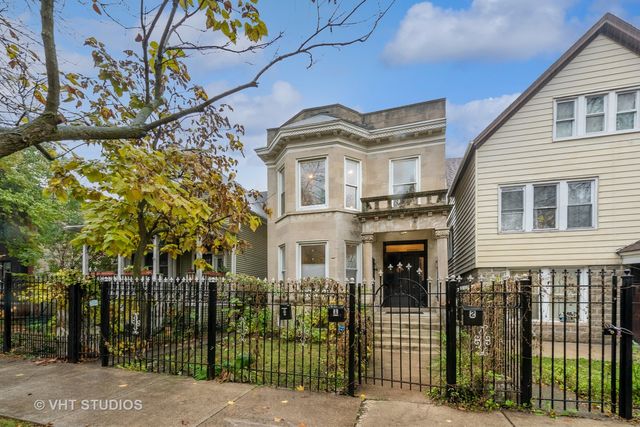 $925,000 | 1838 North Whipple Street | Logan Square