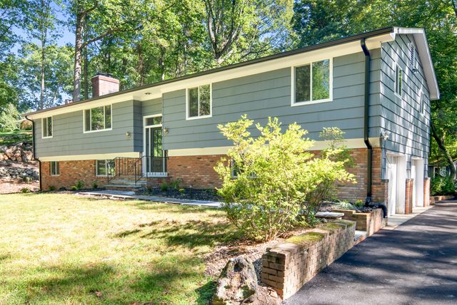 $949,000 | 77 Merriland Road | North Stamford