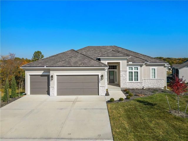 $899,900 | 5803 North Lucerne Avenue | Forest Ridge Estates