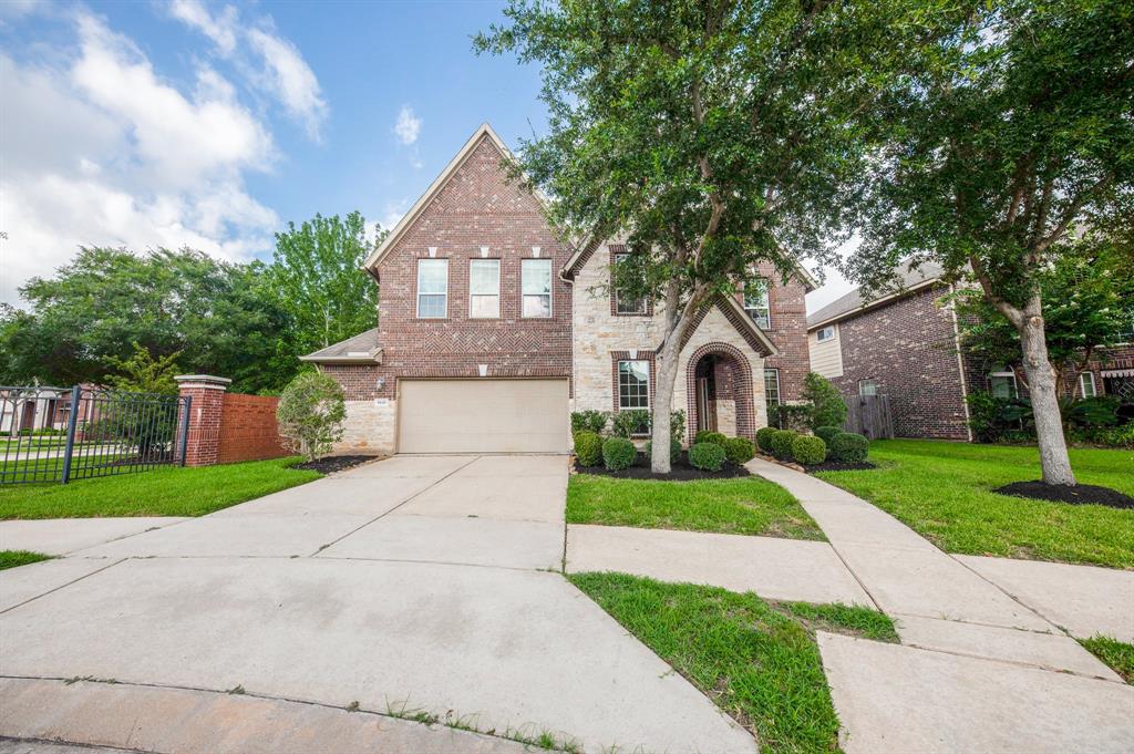 When we say that it's the 'little' things that make big differences in precious properties, such as this, we're talking about those important homeowner choices that create long lasting tasteful elegance. Palatial, perhaps, in its cozy English countryside appearance, this stunning, 2-story, brick, single family RENTAL is located in a quiet cul-de-sac at 5630 Rising Walk Lane, Missouri City, TX, in the Stonebrook-at-Riverside community. The property has never flooded and is owned by a licensed Realtor.