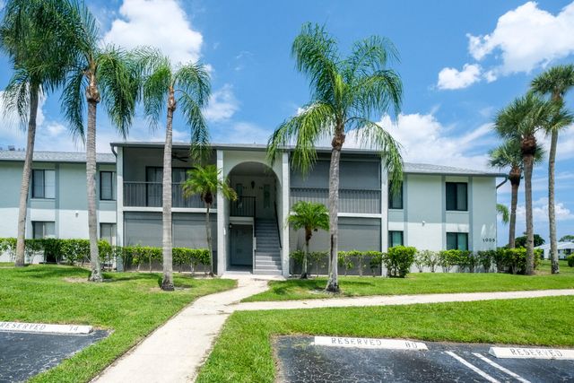 $239,999 | 1005 Green Pine Boulevard, Unit E2 | The Villages of Palm Beach Lakes