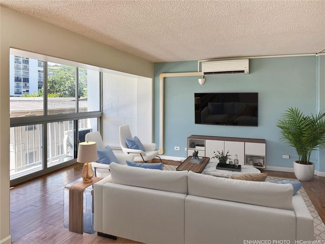 $409,000 | 1710 Punahou Street, Unit 302 | Makiki