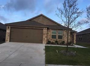 a front view of house with yard