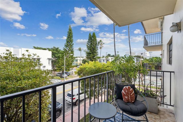 $399,000 | 950 Euclid Avenue, Unit 204 | Flamingo-Lummus