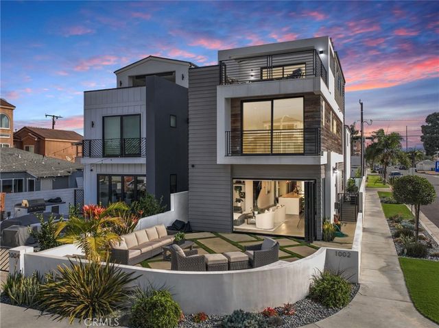 $3,325,000 | 1002 Huntington Street | West Huntington Beach