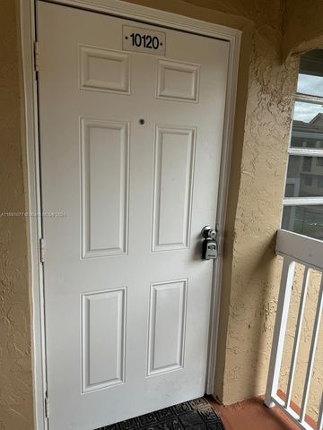 $1,900 | 10120 Twin Lakes Drive, Unit 11G | Coral Springs