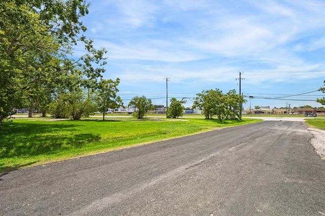 $99,000 | 408 North Oak Street | Texas City