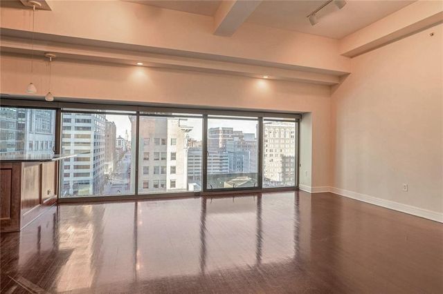 $1,860 | 1101 Walnut Street, Unit 904 | The Downtown Loop