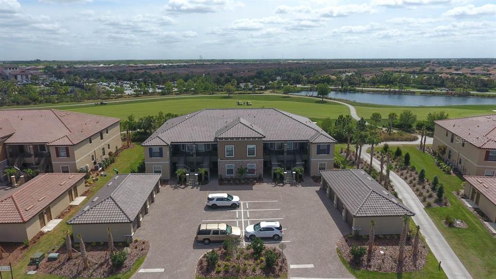 Aerial view wita a beautiful view of the golf course