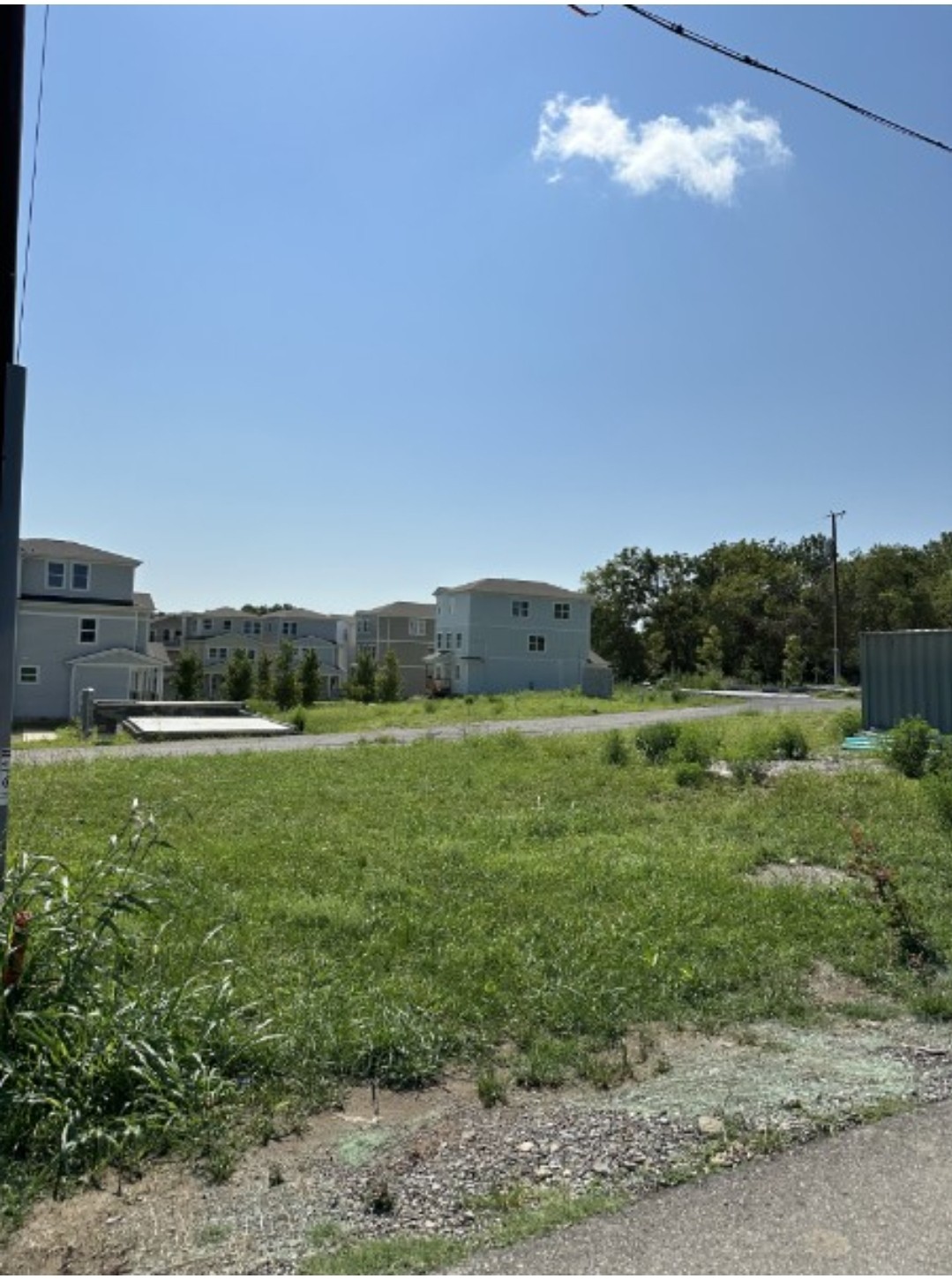 a view of a green field with lots of green space