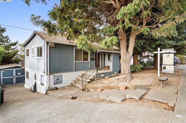 $835,500 | 4801 Fair Avenue | Redwood Heights