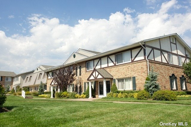 front view of house with a yard