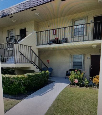 $1,700 | 154 Lake Meryl Drive, Unit 254 | Golden Lakes