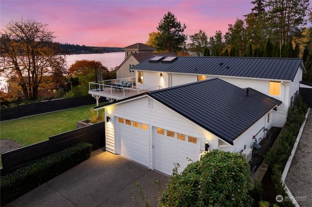 $2,000,000 | 1703 East Lake Sammamish Parkway Northeast | Sammamish