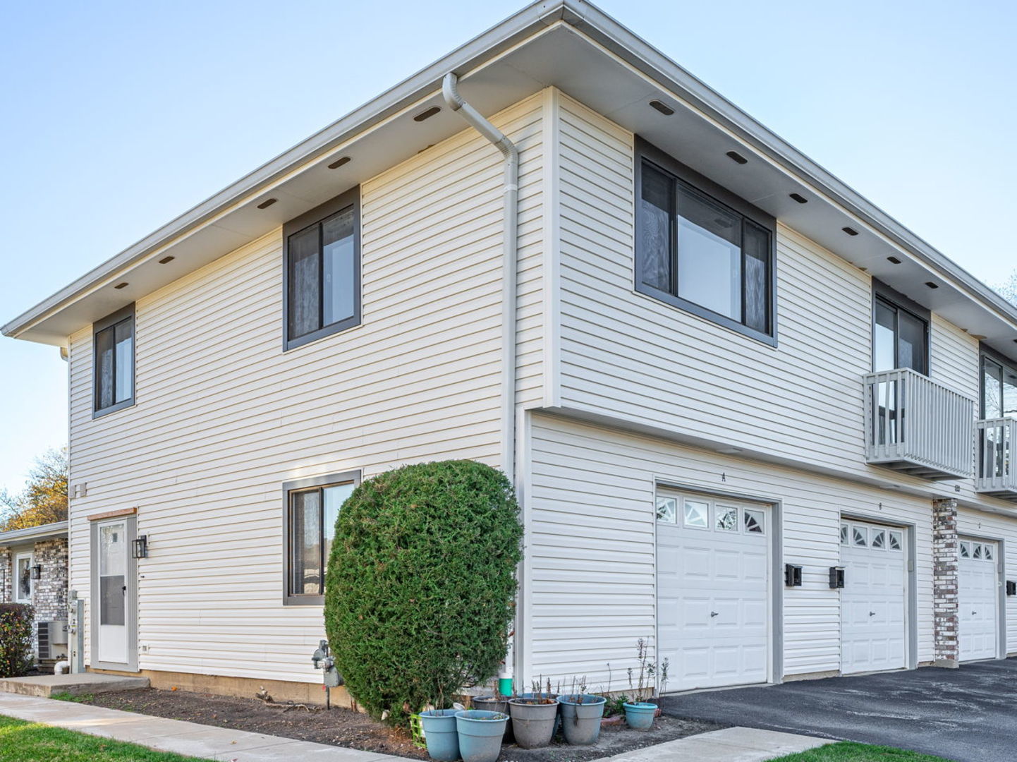 a view of a house with a garage