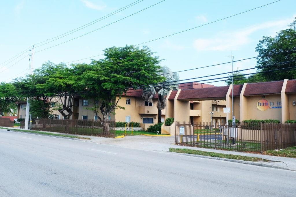 a view of a house front of house