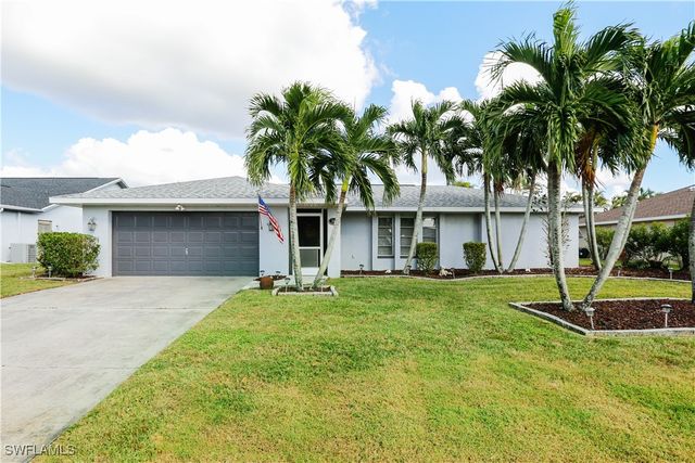 $450,000 | 207 Southeast 20th Place | Cape Coral