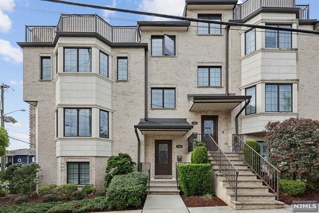 $1,190,000 | 140 Cedar Street | Fort Lee