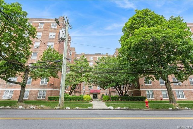 $1,600 | 485 Bronx River Road, Unit B64 | Kimball