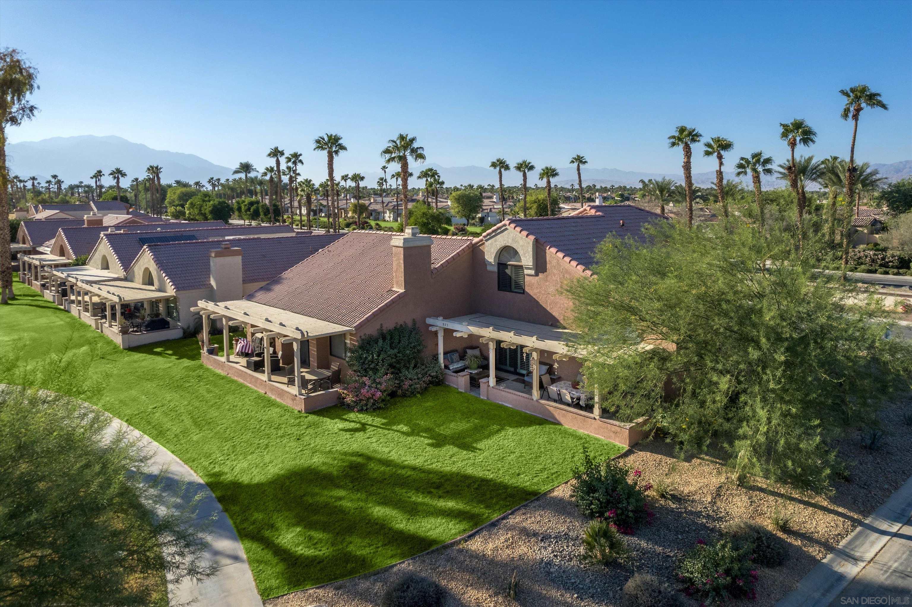 Palm Desert Country Club Homes for Sale