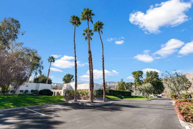 $359,999 | 48792 Desert Flower Drive | South Palm Desert