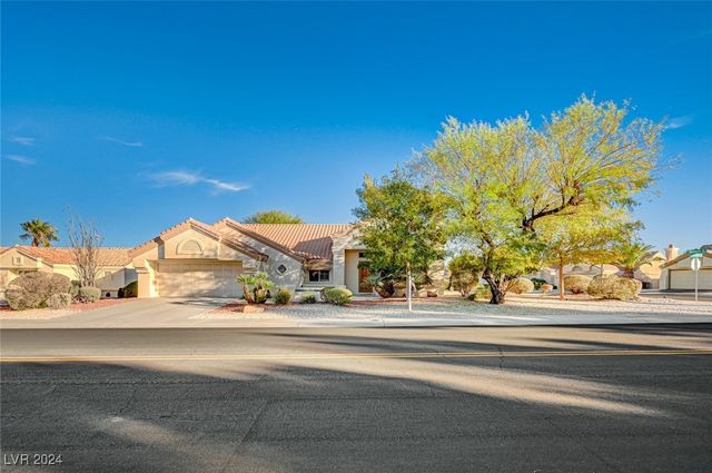 $704,900 | 3000 Sungold Drive | Sun City Summerlin