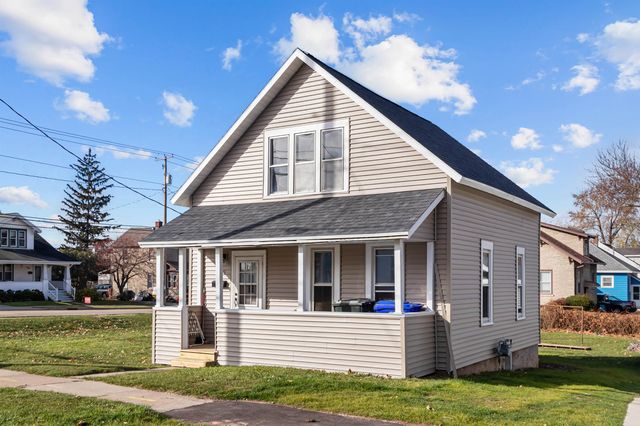 $129,900 | 505 Desnoyer Street | Kaukauna