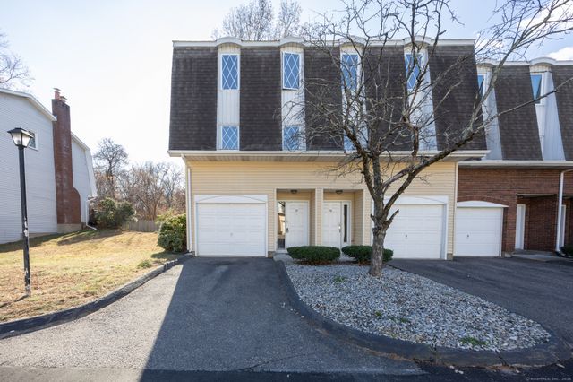 $189,900 | 28 Northbrook Court, Unit 28 | East Hartford