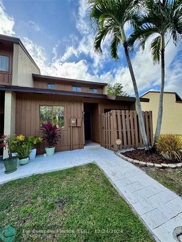 $445,500 | 4261 South Pine Island Road, Unit 4261 | Davie