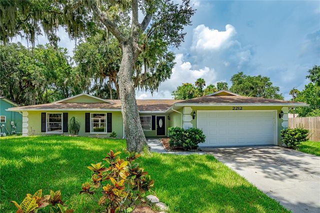 $299,500 | 2212 Kumquat Drive | Florida Shores