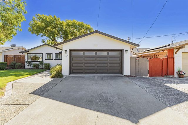 $1,169,800 | 657 Los Alamos Avenue | Sunset West