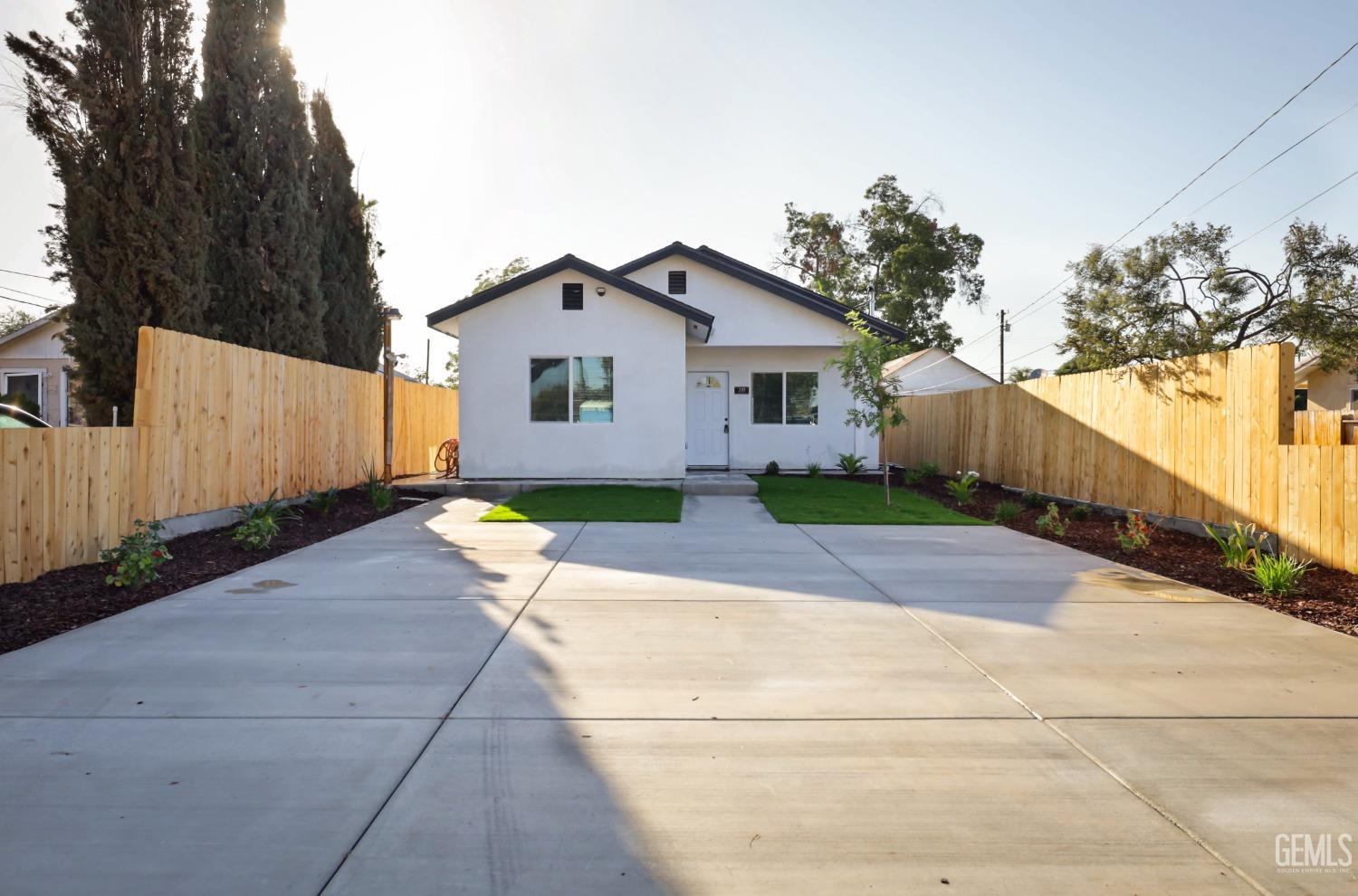 a house view with a outdoor space