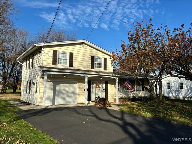 $289,900 | 40 Roosevelt Drive | Lockport City