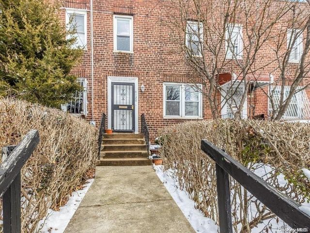 $525,000 | 4120 Murdock Avenue | Wakefield