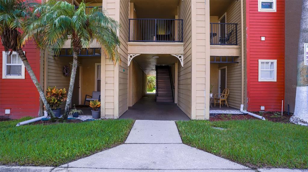 a view of outdoor space yard and porch