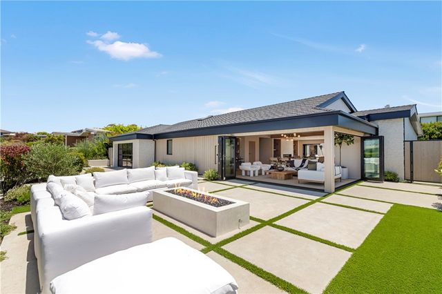 $8,695,000 | 1120 White Sails Way | Corona del Mar