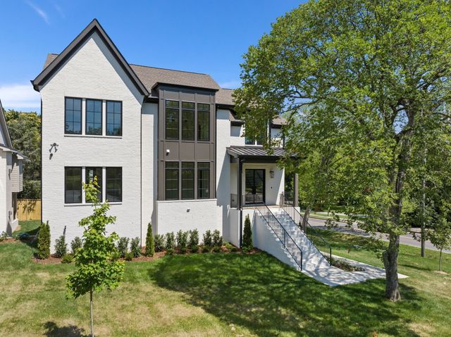 $2,790,000 | 2031 Overhill Drive | Overton Hills