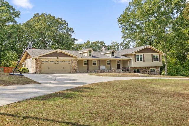 $894,000 | 2024 Clematis Drive | Northgate-Big Ridge