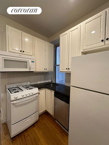 $4,500 | 114 East 1st Street, Unit 9 | East Village