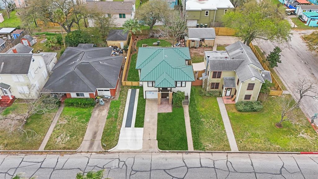 Beautiful green metal roof!