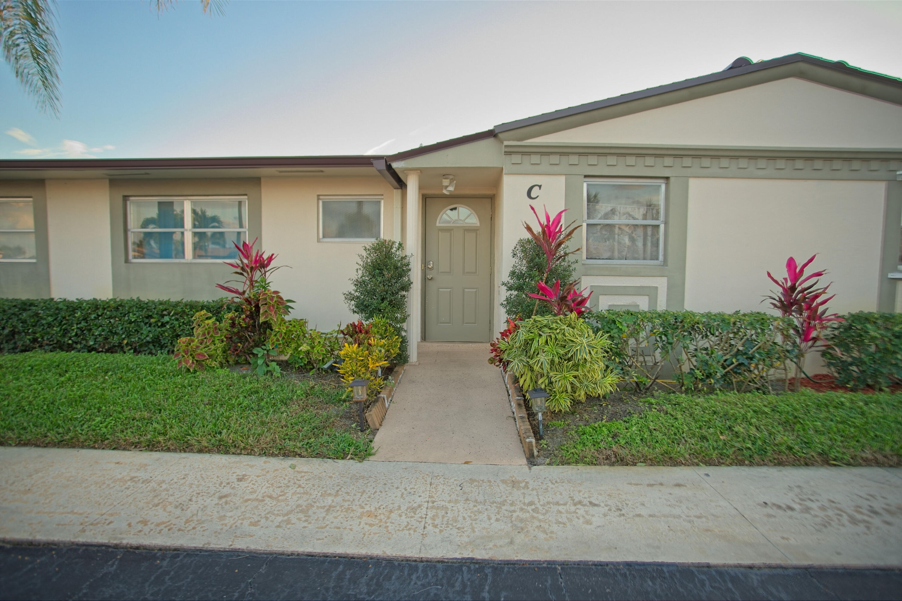 a front view of house with yard