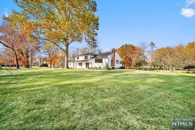 $1,200,000 | 150 Pulis Avenue | Mahwah