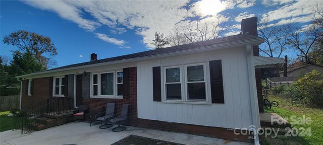 $299,000 | 110 East Buckoak Street | Stanley