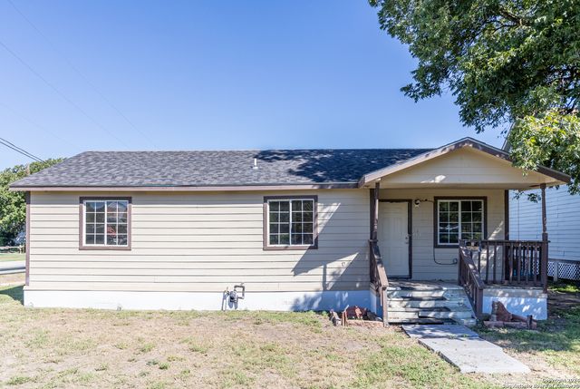 $1,300 | 15889 Brewster Street | LaCoste