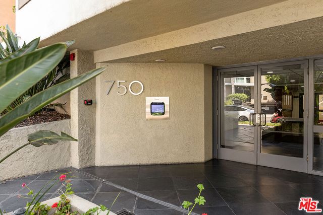 $589,000 | 750 North Kings Road, Unit 208 | West Hollywood Vicinity