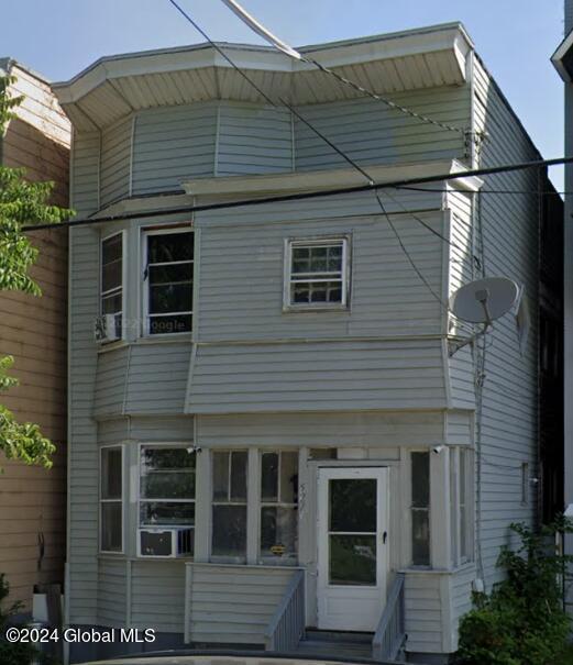 527 Clinton Ave