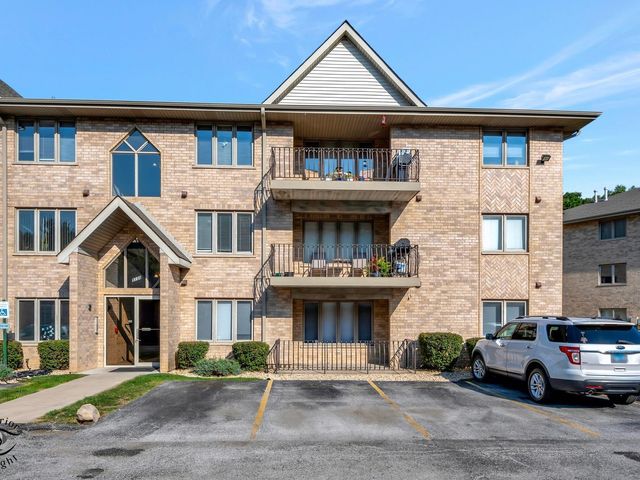 $199,999 | 5130 Shadow Creek Drive, Unit 2 | Oak Forest