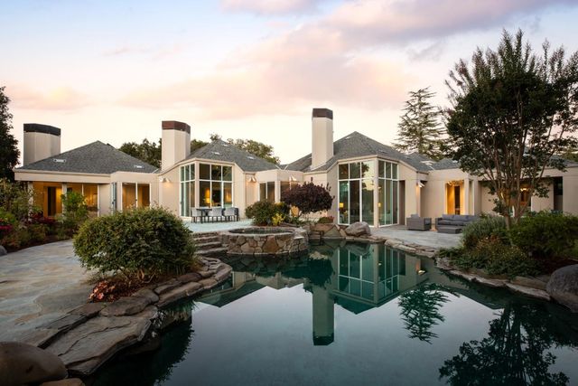 $6,895,000 | 395 Golden Hills Drive | Central Portola Valley